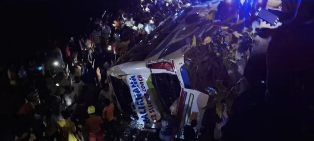 ବ୍ରିଜ୍ ତଳକୁ ବସ୍ ଖସି ୫ ଜଣଙ୍କ ମୃତ୍ୟୁ ଘଟଣାରେ ମୁଖ୍ୟମନ୍ତ୍ରୀ-କେନ୍ଦ୍ରମନ୍ତ୍ରୀଙ୍କ ଶୋକ ପ୍ରକାଶ,ମୃତକଙ୍କ ପରିବାର ପାଇଁ ୩ ଲକ୍ଷ ଟଙ୍କାର ଅନୁକମ୍ପାମୂଳକ ସହାୟତା ଘୋଷଣା