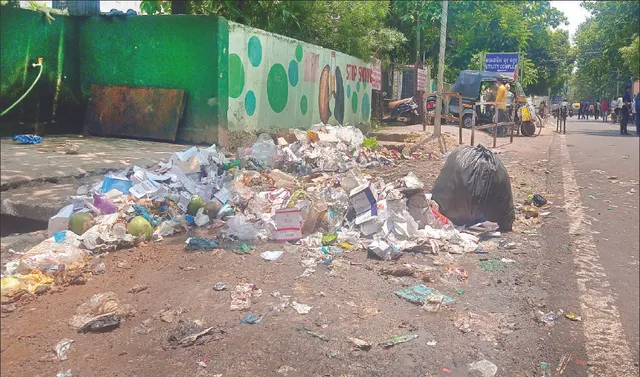 ଆଉଟ୍‌ସୋର୍ସିଂ କର୍ମଚାରୀଙ୍କ କାର୍ଯ୍ୟବନ୍ଦ ଆନ୍ଦୋଳନ: ଦରମା ମିଳିବା ପରେ କାର୍ଯ୍ୟରେ ଯୋଗଦେଲେ କର୍ମଚା‌ରୀ