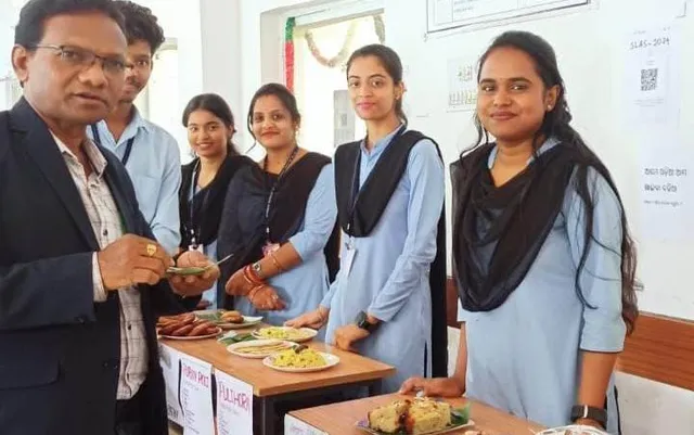 ଜିଲ୍ଲା ଶିକ୍ଷା ଓ ପ୍ରଶିକ୍ଷଣ ପ୍ରତିଷ୍ଠାନରେ ପାରମ୍ପରିକ ଖାଦ୍ୟ ମେଳା 
