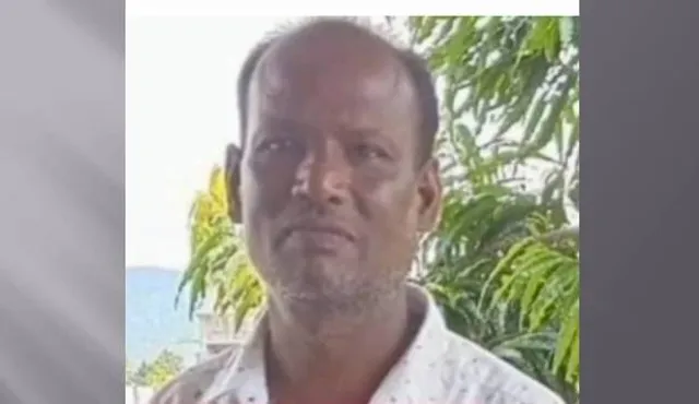 ରାଜନୈତିକ ରାଲିରେ ଯୋଗଦେଇ ବଳି ପଡ଼ିଲେ କିରାଣି, ଜିଲ୍ଲାପାଳ କଲେ ନିଲମ୍ବନ