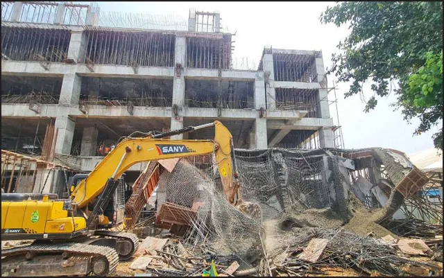 ପୁରୀ ରେଳ ଷ୍ଟେସନ: ନିର୍ମାଣାଧୀନ ଛାତ ଭୁଶୁଡ଼ିଲା