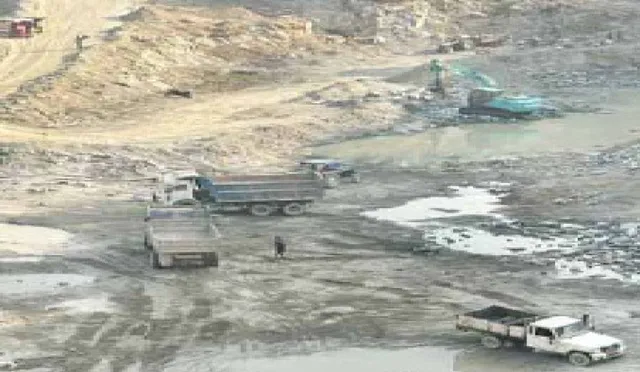 ମାଫିଆଙ୍କ କବ୍‌ଜାରେ ବାଜବାଟି ପାହାଡ଼: ପାହାଡ଼ ପାଦଦେଶ ବେଆଇନ ତଡ଼ା ଚାଲିଛି