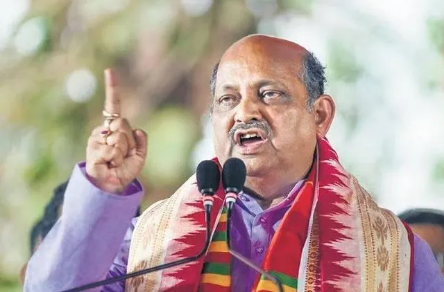 ଓଡ଼ିଶା ଚାଷୀଙ୍କ ରୋଜଗାର ୫ ହଜାର  ଥିବାବେଳେ ପଞ୍ଜାବ ଚାଷୀଙ୍କ ଆୟ ଦେଢ଼ ଲକ୍ଷ: ଚାଷୀ ମାରଣ ନୀତି ନେଇ ବର୍ଷିଲେ ମନମୋହନ