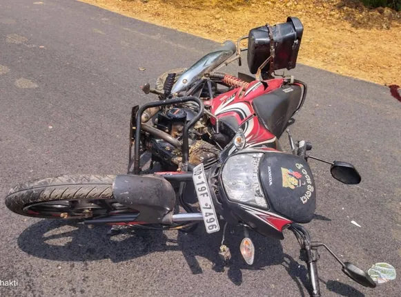 ଟ୍ରକ୍ ଚାପାରେ ନର୍ସିଂ ଛାତ୍ରଙ୍କ ମୃତ୍ୟୁ, ବାପା ଆହତ, କ୍ଷତିପୂରଣ ଦାବିରେ ରାସ୍ତାରୋକ