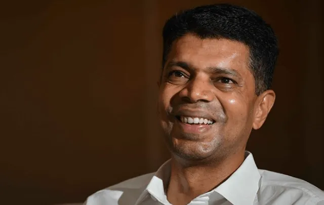 ଅଟୋରେ ଆସି ଭୋଟ୍ ଦେଲେ ପାଣ୍ଡିଆନ୍, ଜନସାଧାରଣଙ୍କୁ ମତଦାନ ଅଧିକାର ସାବ୍ୟସ୍ତ କରିବାକୁ ଅନୁରୋଧ କଲେ