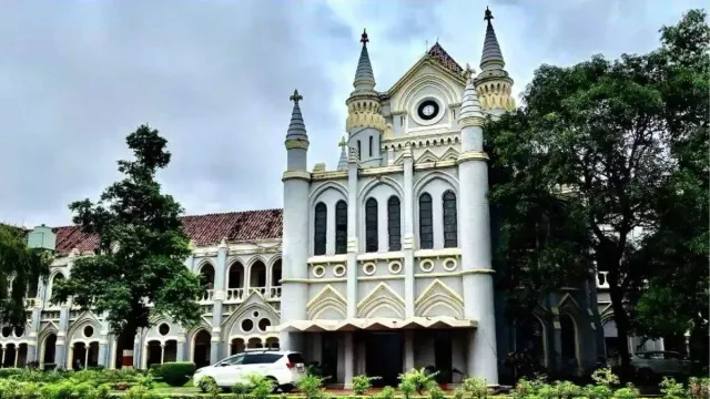 ଧର୍ମ ନ ବଦଳାଇ ବିବାହ କରିବା ବେଆଇନ, ନବଦମ୍ପତିଙ୍କୁ ସୁରକ୍ଷା ଦେବାକୁ ମନା କଲେ ହାଇକୋର୍ଟ