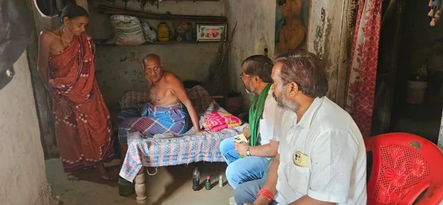 ସୁନ୍ଦରଗଡ଼ରେ ଉତ୍ସାହିତ ବିଜେଡି: ଯୋଗେଶଙ୍କୁ ଭେଟିବାକୁ ଭୋଟରଙ୍କ ଘଣ୍ଟାଏ ଅପେକ୍ଷା