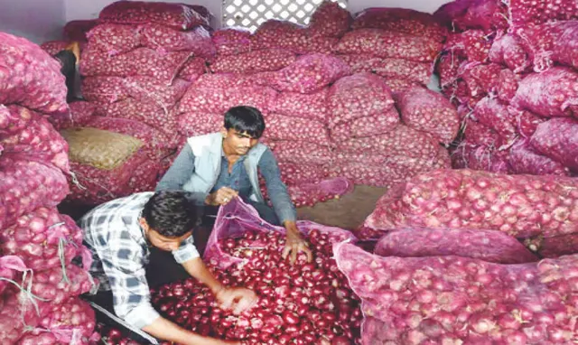 ପିଆଜ ରପ୍ତାନି କଟକଣା ହଟିଲା: ସର୍ବନିମ୍ନ ଦର ଟନ୍‌ ପିଛା ୫୫୦ ଡଲାର