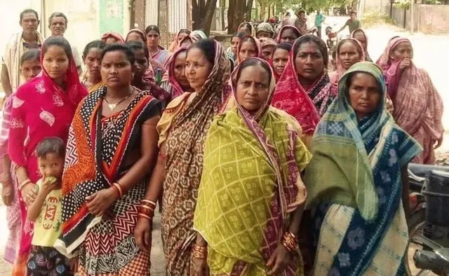 ପାନୀୟ ଜଳର ଉତ୍କଟ ସମସ୍ୟା: ବୀରମହାରାଜପୁର ବିଡ଼ିଓଙ୍କ ଦ୍ୱାରସ୍ଥ ହେଲେ ଗ୍ରାମବାସୀ