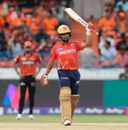 ସନ୍ ରାଇଜର୍ସ ହାଇଦ୍ରାବାଦ୍ ପାଇଁ ବିଜୟ ଲକ୍ଷ୍ୟ ୨୧୫ ରନ୍