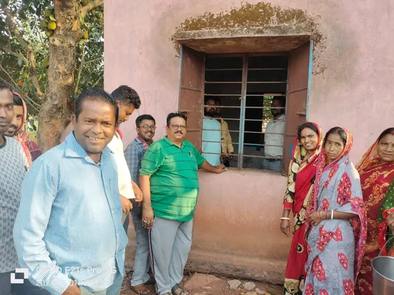 ଗାଁରେ ୪ ଦିନ ବିଦ୍ୟୁତ ନ ଥିଲା, ବିଭାଗୀୟ କର୍ମଚାରୀଙ୍କୁ ଅଟକ ରଖିଲେ ଗ୍ରାମବାସୀ