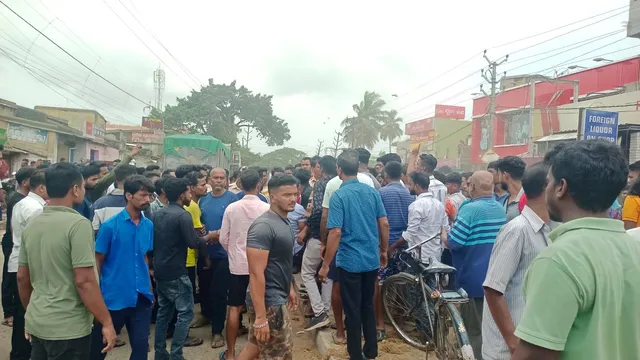 ବାଇକକୁ ପିଟିଲା ହାଇୱା, ମହିଳା ଗୁରୁତର