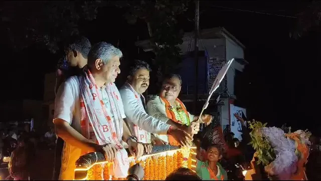 ବାହାନଗାରେ କେନ୍ଦ୍ର ରେଳମନ୍ତ୍ରୀ ଅଶ୍ୱିନୀ ବୈଷ୍ଣବଙ୍କ ପ୍ରଚାର