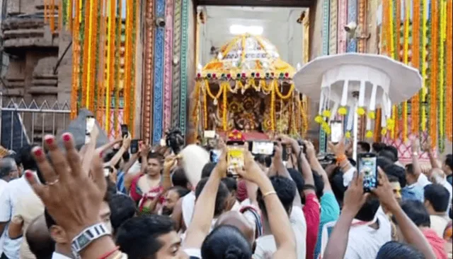 ଅକ୍ଷୟ ତୃତୀୟାରେ ରଥକାଠ ଅନୁକୂଳ ନୀତି: ଶ୍ରୀମନ୍ଦିରରୁ ରଥଖଳାକୁ ହେଲା ଆଜ୍ଞାମାଳ ବିଜେ