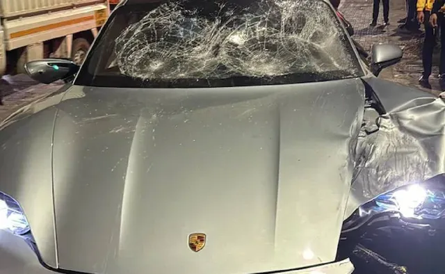 ବାଇକ୍‌ ଉପରେ ଚଢ଼ିଗଲା ୧୭ ବର୍ଷୀୟ ନାବାଳକ ଚଳାଉଥିବା କାର୍‌, ୨ ମୃତ