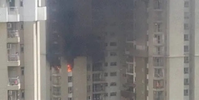 ଏସି ବିସ୍ଫୋରଣରେ ନୋଇଡା ସୋସାଇଟିରେ ବଡ଼ ଧରଣର ଅଗ୍ନିକାଣ୍ଡ