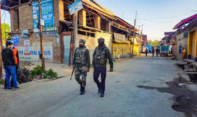 ଜମ୍ମୁ-କଶ୍ମୀରର କୁଲଗାମରେ ଏନ୍‌କାଉଣ୍ଟର୍‌ରେ ୩ ଆତଙ୍କବାଦୀ ଆହତ