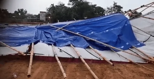 କାଳ ବୈଶାଖୀ ଯୋଗୁଁ ଭାଙ୍ଗିଲା ଟେଣ୍ଟ୍: ରାତିସାରା କାମ କଲେ ନିର୍ବାଚନ ଅଧିକାରୀ ଓ କର୍ମଚାରୀ