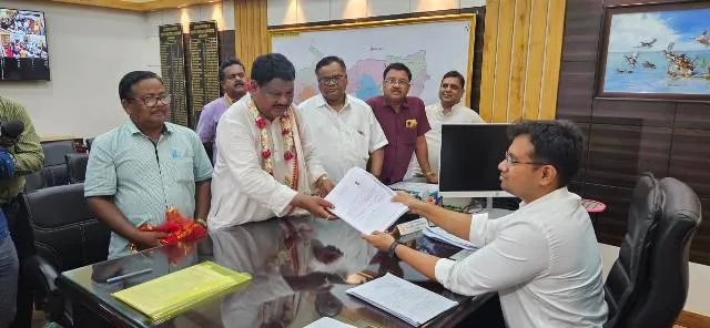 ଲୋକସଭା ପାଇଁ ନାମାଙ୍କନ ଦାଖଲ କଲେ ଜୁଏଲ ,ବିଧାନସଭା ଲାଗି କୁସୁମ-ଭବାନୀ-ନରସିଂହଙ୍କ ପ୍ରାର୍ଥୀପତ୍ର ଦାଖଲ