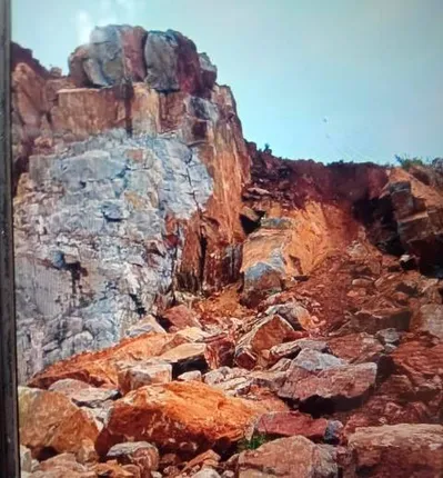 ଭୁଷୁଡ଼ିଲା କଳାପଥର ଖାଦାନ: ଚାପି ହୋଇଗଲେ ୨ ମେସିନ କର୍ମଚାରୀ