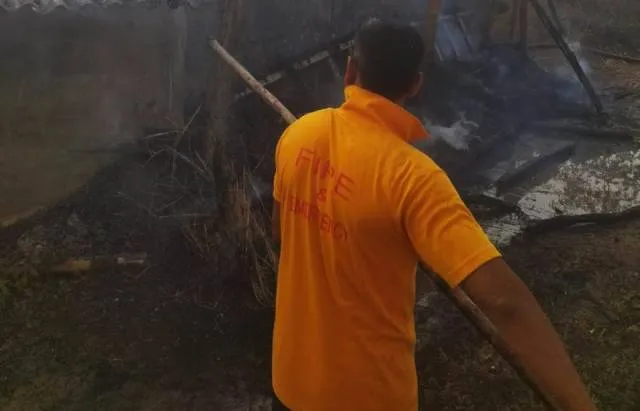 କରଡ଼ାପାଲ ଗ୍ରାମରେ ଅଗ୍ନିକାଣ୍ଡ: ଦୁଇ ବଖରା ଘର ଭସ୍ମୀଭୂତ