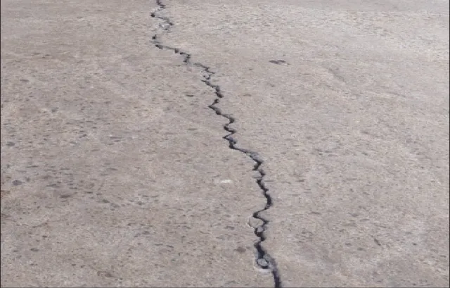 ମାଣିକାଗୋଡ଼ା-ବିଜୁପୁର ରାସ୍ତା ଫାଟି ଆଁ