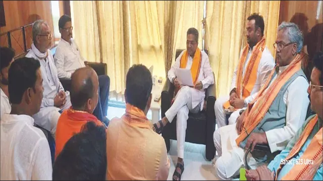 ସୋରରେ ଥମୁନି ବିଜେପିର ପ୍ରାର୍ଥୀ ପରିବର୍ତ୍ତନ ଝଡ଼: କାର୍ଯ୍ୟକର୍ତ୍ତାଙ୍କ ସାମୂହିକ ଇସ୍ତଫା ଧମକ