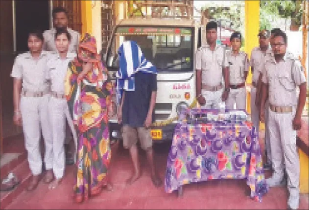 ମା’-ପୁଅଙ୍କଠାରୁ ୨୦ ଲକ୍ଷ ଟଙ୍କାର ବ୍ରାଉନସୁଗାର ଜବତ: ଭ୍ୟାନ୍‌ରେ ନେଉଥିଲେ, ମାଡ଼ି ବସିଲା ଅବକାରୀ ସ୍କ୍ବାଡ୍