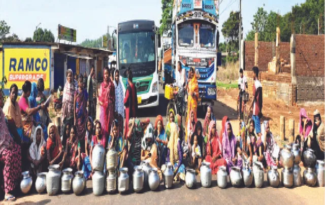 ପାହାଡ଼ ଉପରେ ଟାଙ୍କି, ତଳକୁ ମିଳୁନି ପାଣି: ଖାଲି ହାଣ୍ଡି ଧରି ସାମିଲ ହେଲେ ମହିଳା