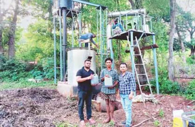 ୫୦ଲିଟର ‘ଜାପାନୀ ମିଣ୍ଟ୍‌ ଅଏଲ୍‌’ ଅମଳ