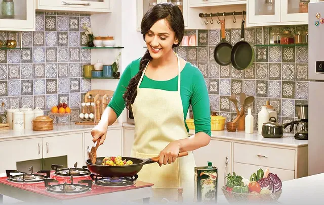 ବାରମ୍ବାର ଗରମ ପରେ ତେଲ ହୁଏ ବିଷ