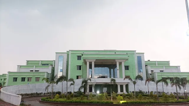 ଜିଲ୍ଲାପାଳଙ୍କ କଡ଼ା ଚେତାବନୀ ବି କାମ କରୁନି: ୭ମହଲା ଡାକ୍ତରଖାନାର ନିର୍ମାଣ ସରୁନି