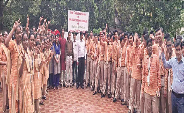 ୯୦% ମାର୍କ ଉପରେ ୫୮୭