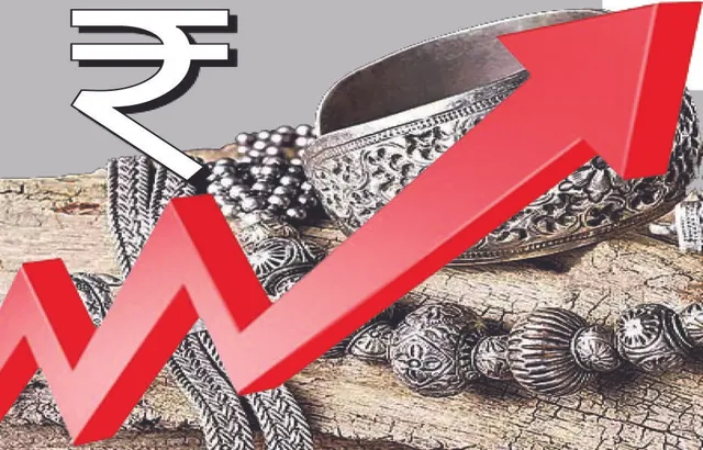 ରୁପା କେଜି ଲକ୍ଷେ ଟଙ୍କା ଟପିଲା: ଦିନକରେ ବଢ଼ିଲା ୪୫୦୦ ଟଙ୍କା