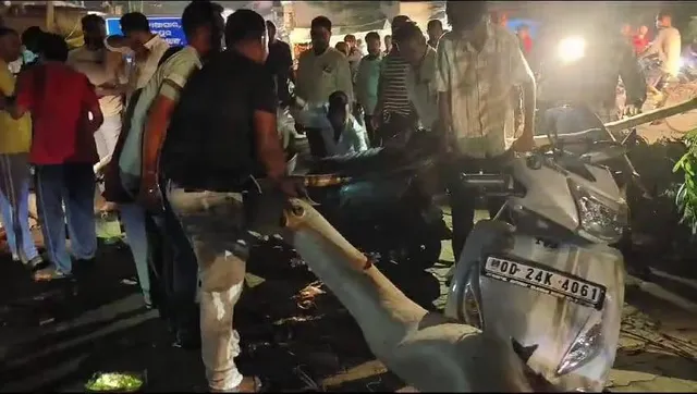 ଚା ପିଇବା ବେଳେ ଗଛଡ଼ାଳ ଭାଙ୍ଗିଲା, ଗଛ ଡାଳ ତଳେ ଚିପି ହୋଇ ବୃଦ୍ଧ ଗୁରୁତର