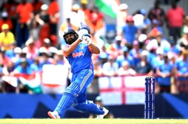 ରୋହିତଙ୍କ ଧୂଆଁଧାର ବ୍ୟାଟିଂ: ଅଷ୍ଟ୍ରେଲିଆ ପାଇଁ ବିଜୟ ଲକ୍ଷ୍ୟ ୨୦୬ ରନ୍