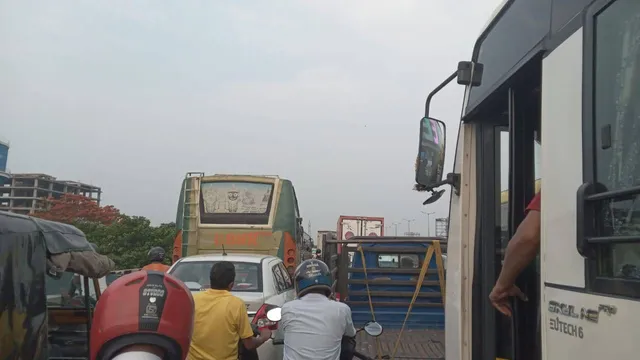 ପୁଣି ପଳାଶୁଣୀରେ ଦୁର୍ଘଟଣା: ଏକାଧିକ କାର-ବାଇକ୍‌କୁ ଧକ୍କା ଦେଲା ଦ୍ରୁତଗାମୀ ଟ୍ରକ୍‌, ୫ ଜଣ ଆହତ