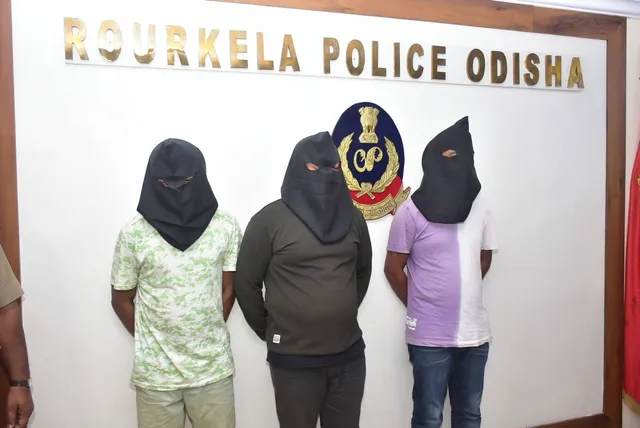 ଲୋକୋପାଇଲଟ୍‌ ଅପହରଣ ଓ ଲୁଟ୍‌ ଘଟଣା: ଭୁବନେଶ୍ବରରୁ ୩ ଅଭିଯୁକ୍ତକୁ ବାନ୍ଧିଲା ପୁଲିସ