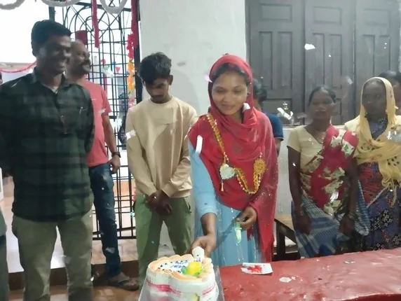 ପାଡୁଆ ଥାନା ପରିସରରେ ପ୍ରେମିକ-ପ୍ରେମିକାଙ୍କ ବାହାଘର