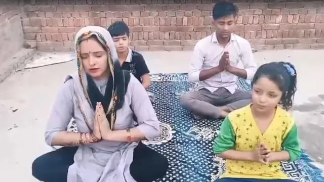 ଯୋଗ ପାଇଁ ମୁଁ ମୋ ମନକୁ ଶାନ୍ତିରେ ରଖି ଲକ୍ଷ୍ୟ ପଥରେ ଆଗେଇ ଚାଲିଛି