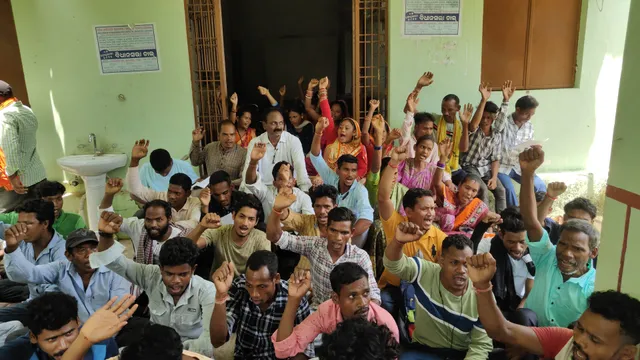 ପାନୀୟ ଜଳ ସମସ୍ୟା ସମାଧାନରେ ବିଫଳ ଗ୍ରାମ୍ୟ ଜଳ ଯୋଗାଣ ବିଭାଗ: କାର୍ଯ୍ୟାଳୟ ଘେରାଉ କଲେ ଗ୍ରାମବାସୀ