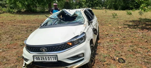 ଦ୍ରୁତଗାମୀ କାର୍‌ ଦୁର୍ଘଟଣାଗ୍ରସ୍ତ: ୨ ଜଣ ମୃତ, ଜଣେ ଗୁରୁତର