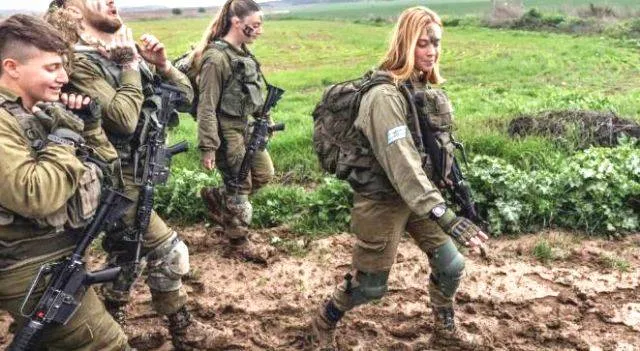 ଆମକୁ ବନ୍ଧୁକ ଦିଅ, ଆମେ ଯୁଦ୍ଧ କରିବୁ: ୪୨,୦୦୦ ଇସ୍ରାଏଲ୍ ମହିଳା ତାଲିମ ନେବାକୁ ବନ୍ଧୁକ ପାଇଁ ଆବେଦନ କଲେ