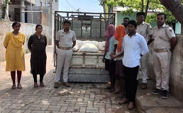 ୫୦୦ ଲିଟର ଦେଶୀ ମଦ ସହିତ ପିକଅପ୍ ଜବତ, ୨ ଗିରଫ 