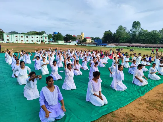 ଉତ୍ତମ ସ୍ୱାସ୍ଥ୍ୟ ଏବଂ ମାନସିକ ଶାନ୍ତି ପାଇଁ ଦୈନନ୍ଦିନ ଯୋଗ କରିବାକୁ ନେଲେ ଶପଥ