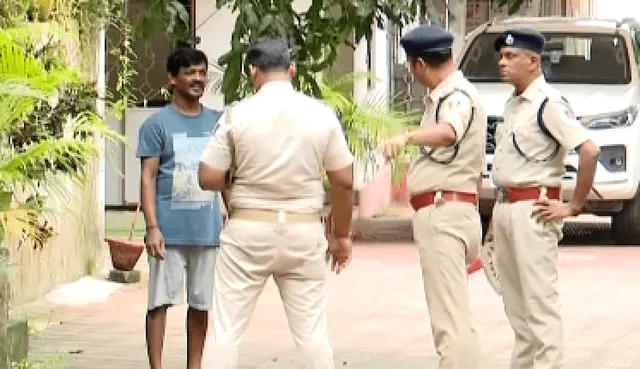 ସାମ୍ବାଦିକାଙ୍କ ଉପରକୁ କୁକୁର ଛାଡ଼ିବା ଘଟଣା: ପୂର୍ବତନ ମନ୍ତ୍ରୀ ରଘୁନନ୍ଦନ ଦାସଙ୍କ କ୍ୱାର୍ଟସରେ ପୁଣି କ୍ୟାପିଟାଲ ଥାନା ପୁଲିସ୍