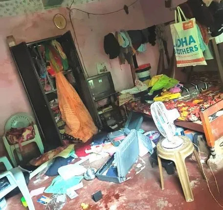 ଘରୁ ଟଙ୍କା, ସୁନାଗହଣା ଲୁଟ୍‌