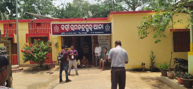 ବରୀରେ ବିଜେପି ସମର୍ଥକ ଭୋଟରଙ୍କ ଉପରେ ଆକ୍ରମଣ ଅଭିଯୋଗ: ପୁଲିସର ନିଷ୍କ୍ରିୟତା ନେଇ ଥାନା ଆଗରେ ଧାରଣା