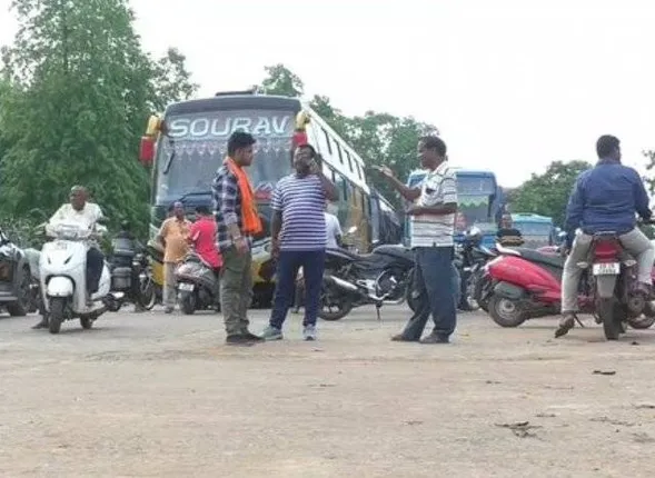 ବସ୍‌ଷ୍ଟାଣ୍ଡରେ ତୁମୁଳକାଣ୍ଡ ପରେ ବାରିପଦାରୁ ଗଡ଼ୁନି ବସ୍