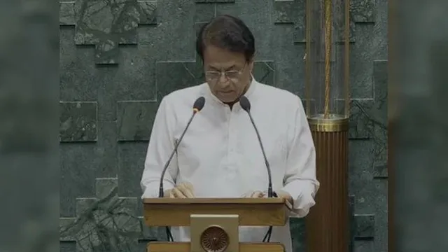 ସଂସ୍କୃତରେ ଶପଥ ପାଠ କ‌ଲେ ଟେଲିଭିଜନର ରାମ: 'ଜୟ ଶ୍ରୀ ରାମ' ସ୍ଲୋଗାନରେ କମ୍ପି ଉଠିଲା ଲୋକସଭା